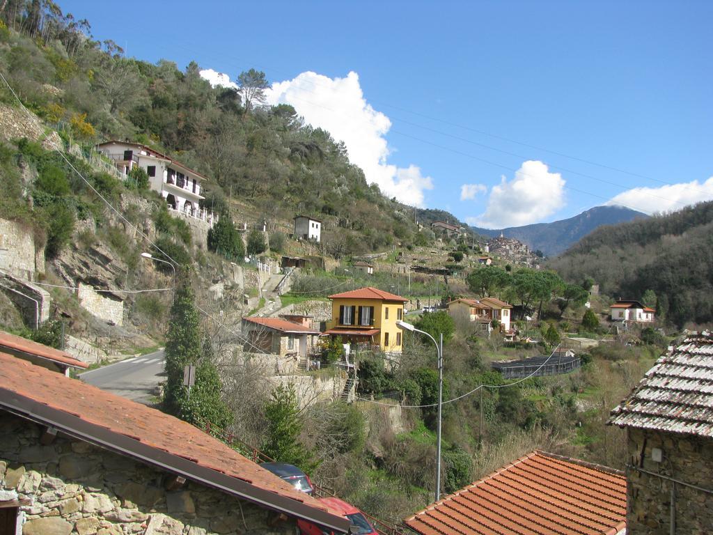 Casa Med Holiday Home Isolabona Exterior photo