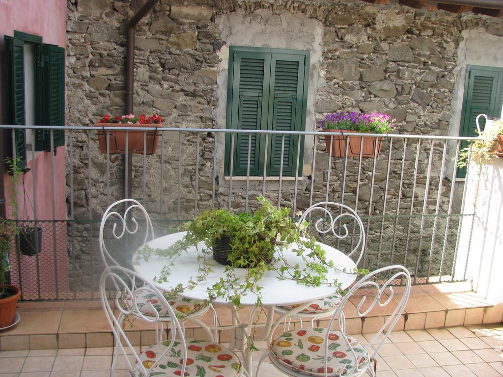 Casa Med Holiday Home Isolabona Exterior photo